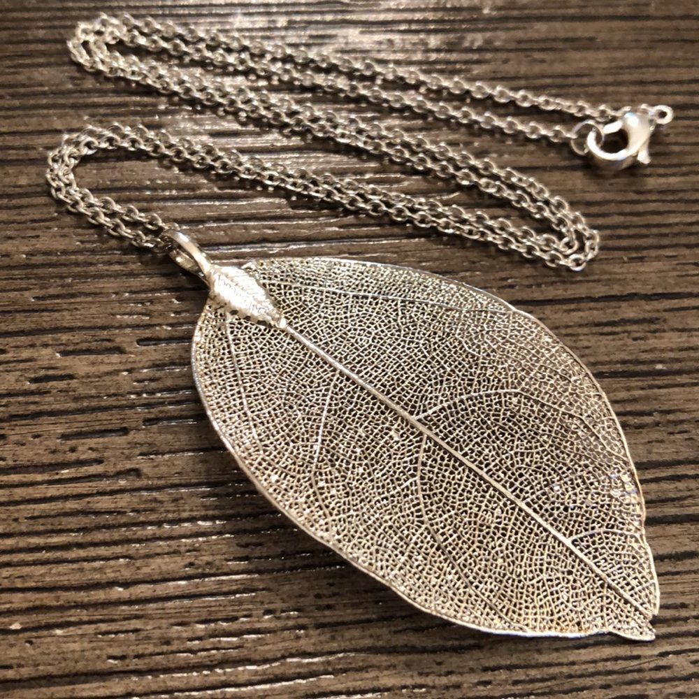 Milor Stainless Steel Chain & Silver Dipped Leaf